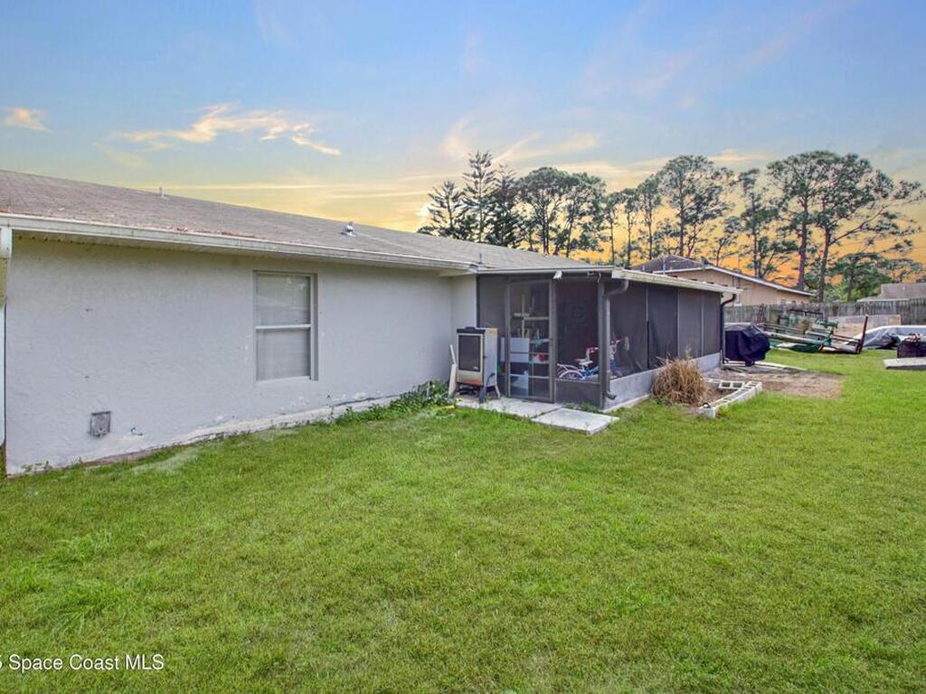 103 Flint Street, Sebastian, FL 32958