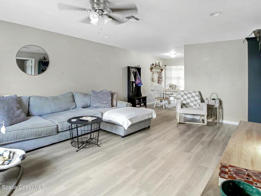 103 Flint Street, Sebastian, FL 32958