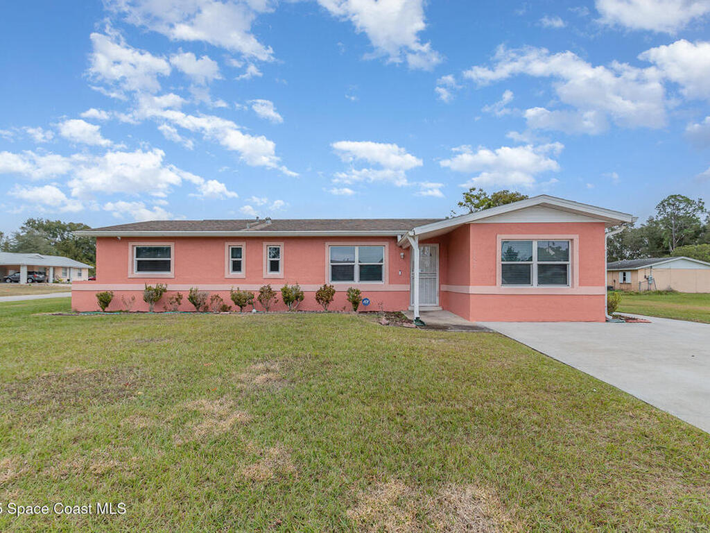 2013 Glendale Boulevard, Mims, FL 32754