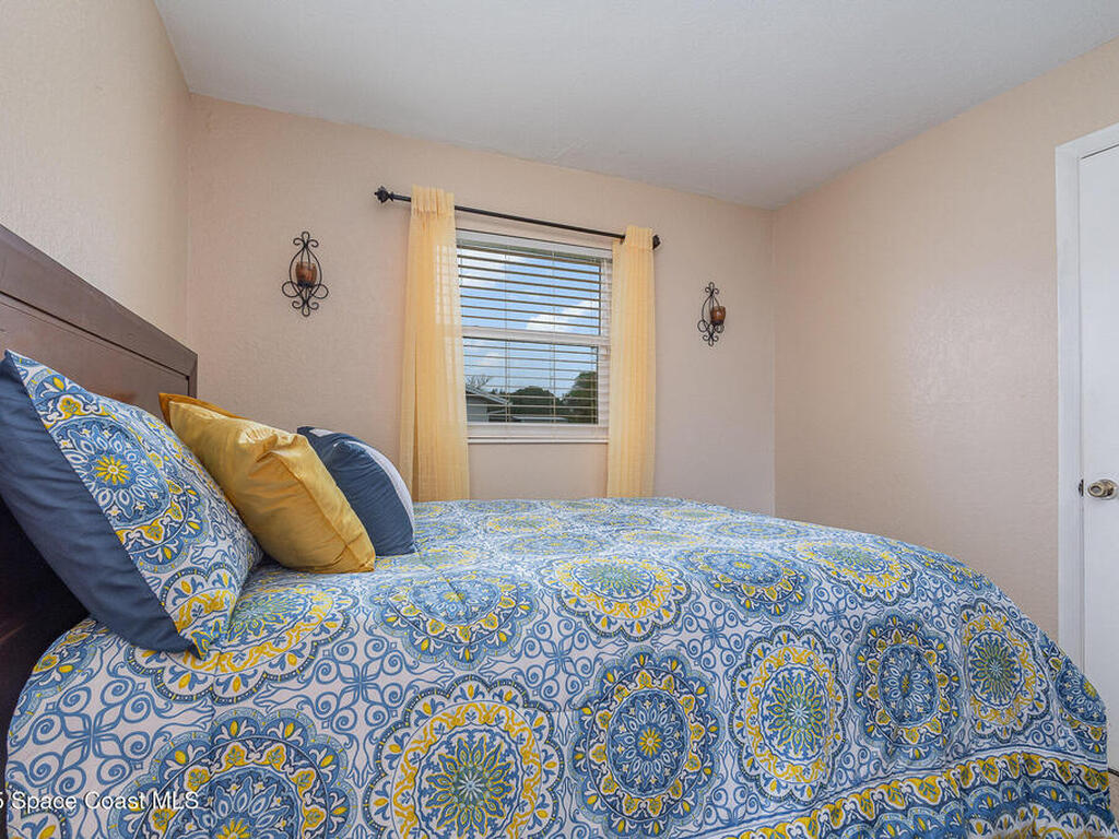2013 Glendale Boulevard, Mims, FL 32754