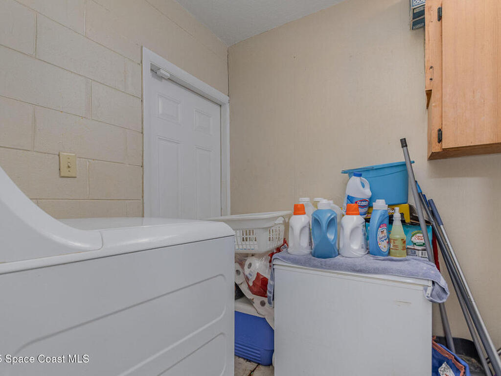 2013 Glendale Boulevard, Mims, FL 32754
