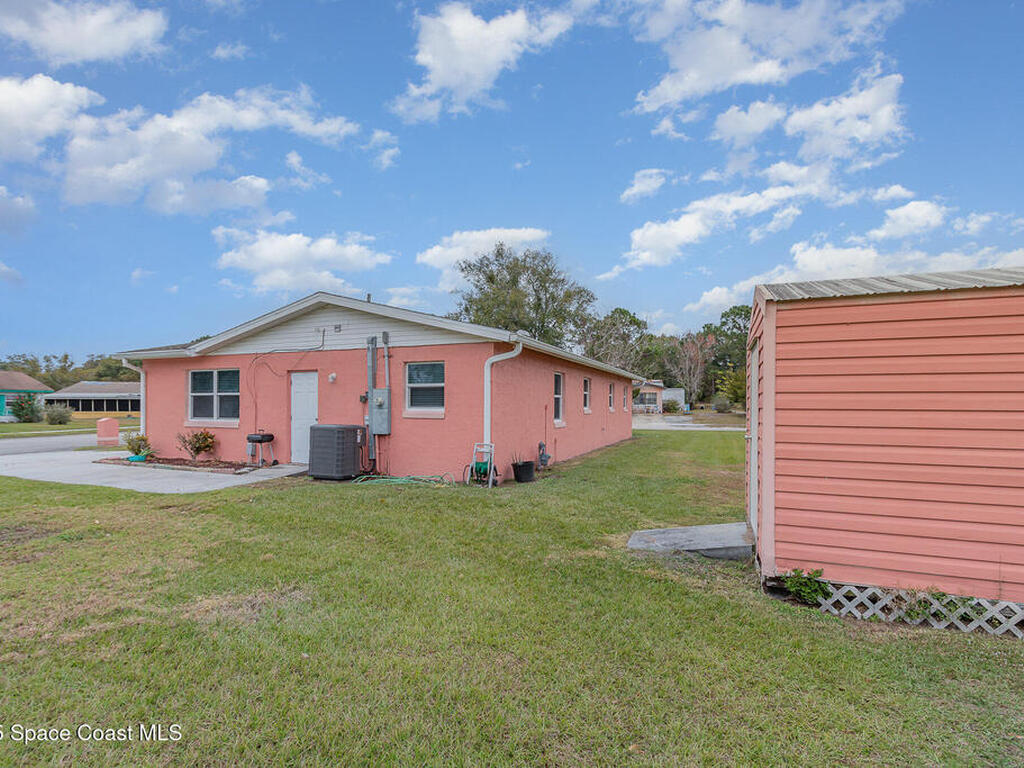 2013 Glendale Boulevard, Mims, FL 32754