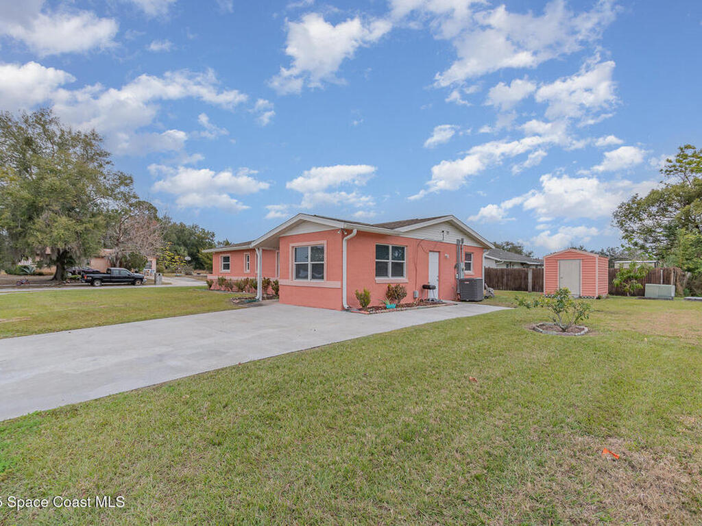 2013 Glendale Boulevard, Mims, FL 32754