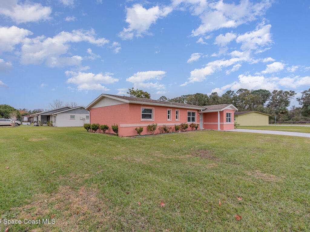 2013 Glendale Boulevard, Mims, FL 32754