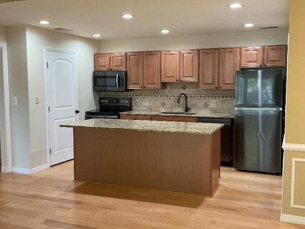 225 S Tropical Trail, Merritt Island, FL 32952