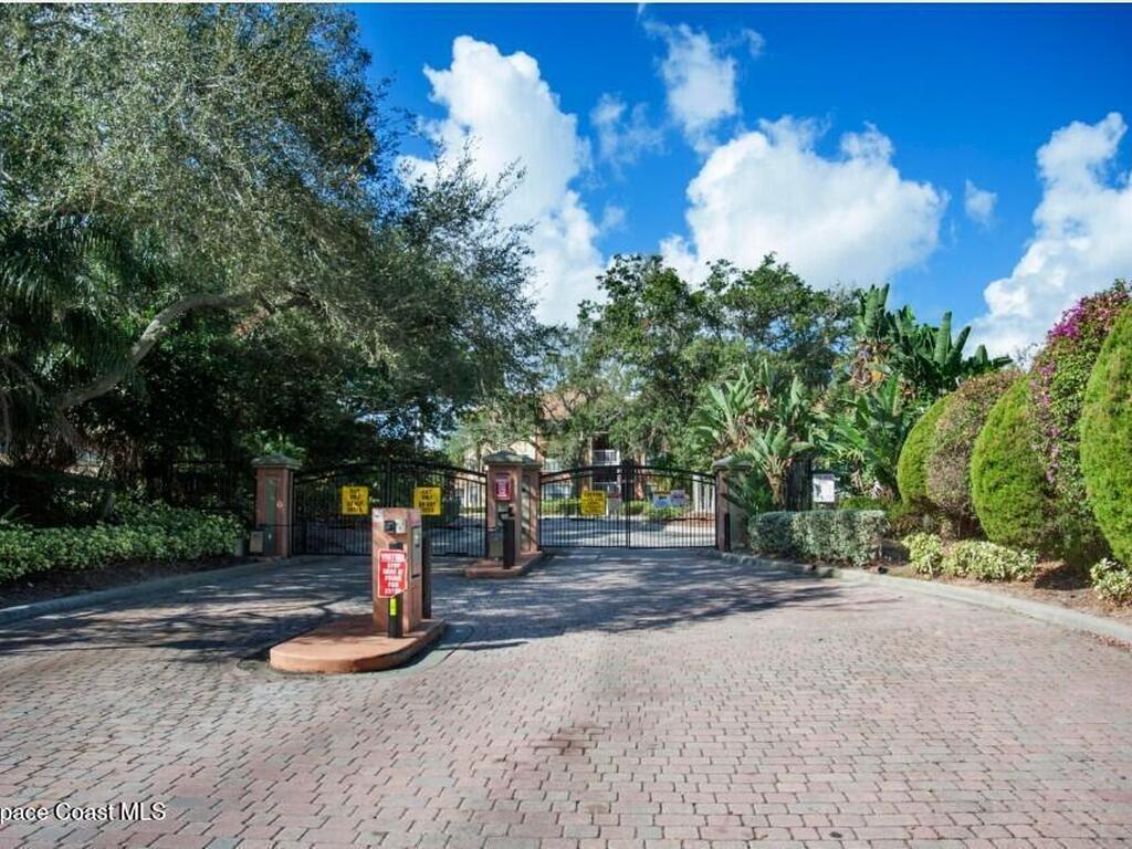 225 S Tropical Trail, Merritt Island, FL 32952