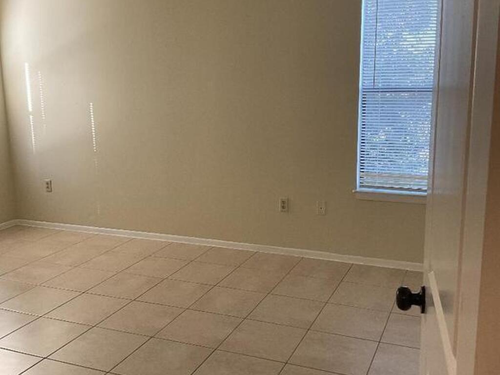 225 S Tropical Trail, Merritt Island, FL 32952