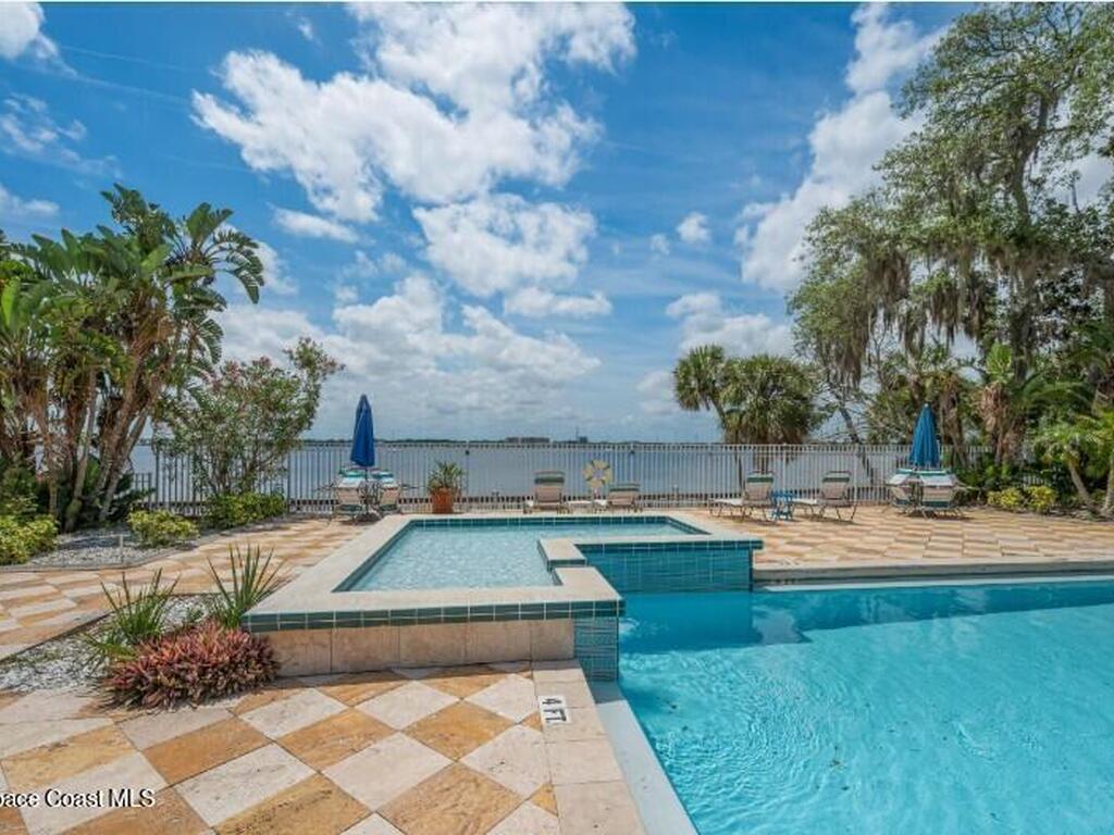 225 S Tropical Trail, Merritt Island, FL 32952