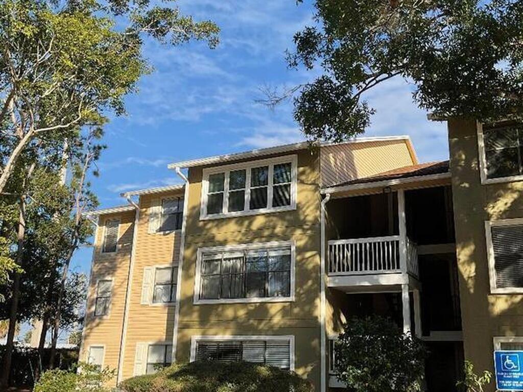 225 S Tropical Trail, Merritt Island, FL 32952