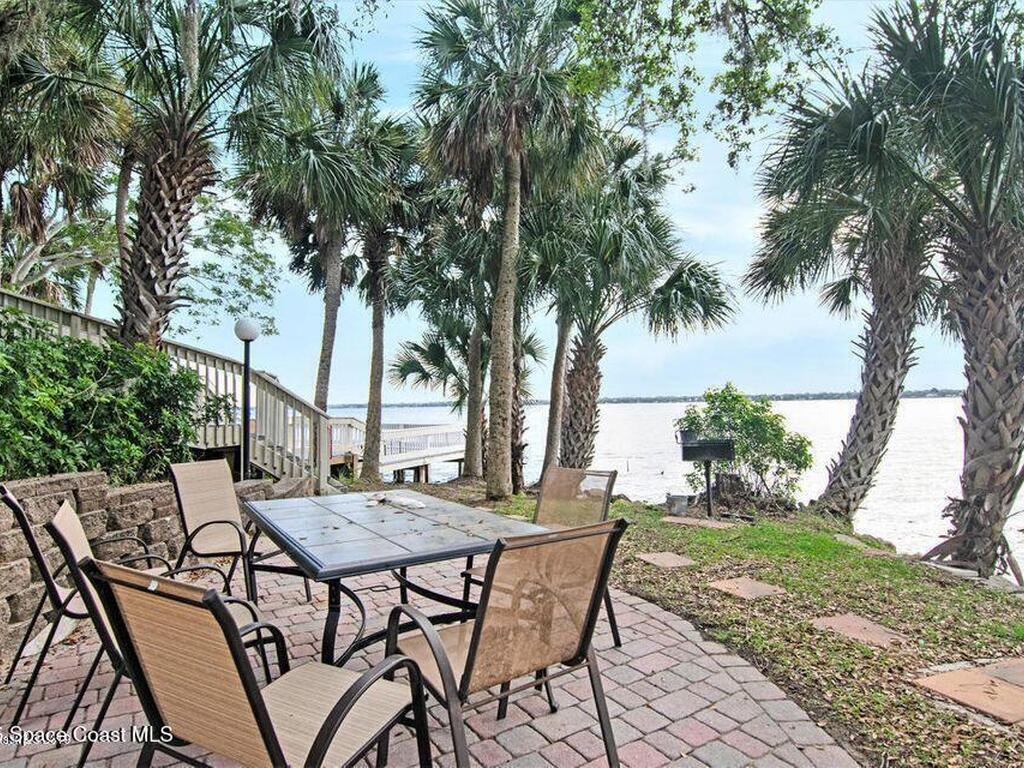 225 S Tropical Trail, Merritt Island, FL 32952