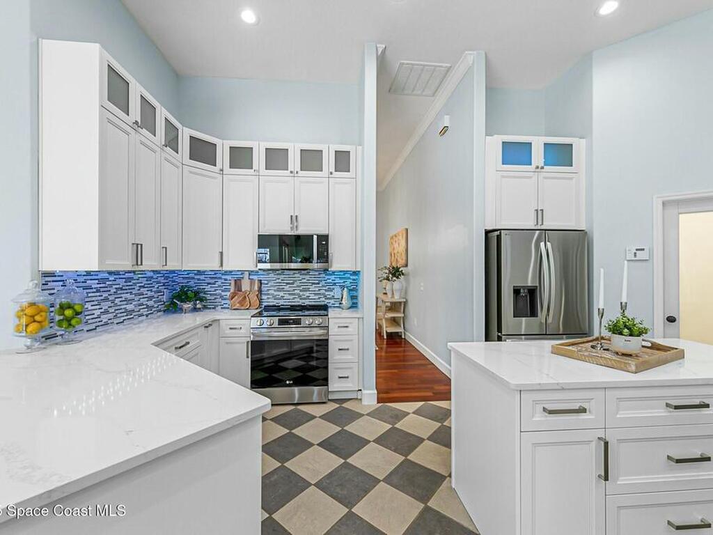 229 E Melbourne Avenue, Melbourne, FL 32901