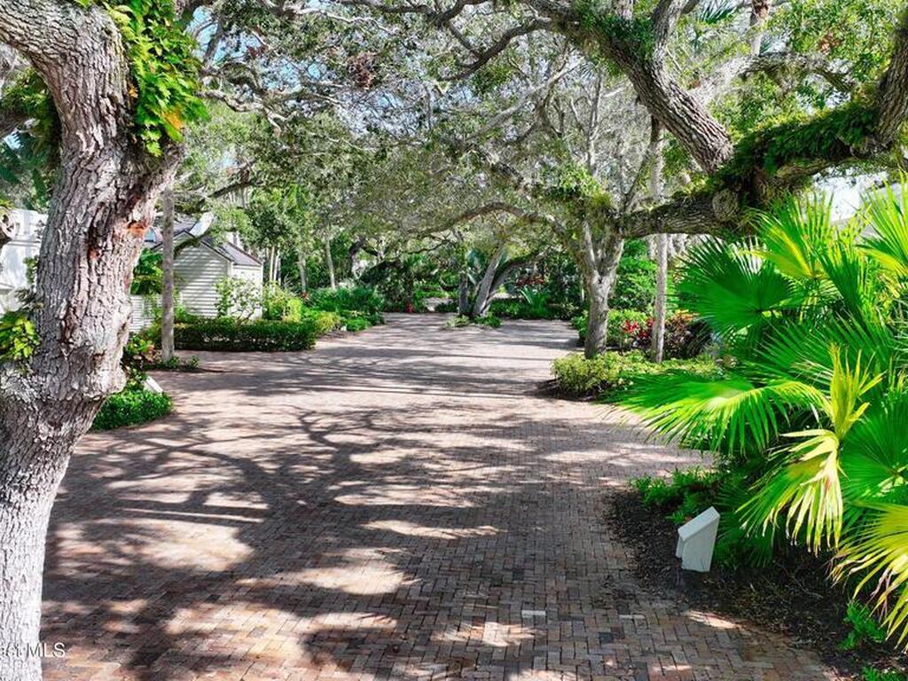 8367 Baytree Drive, Vero Beach, FL 32963