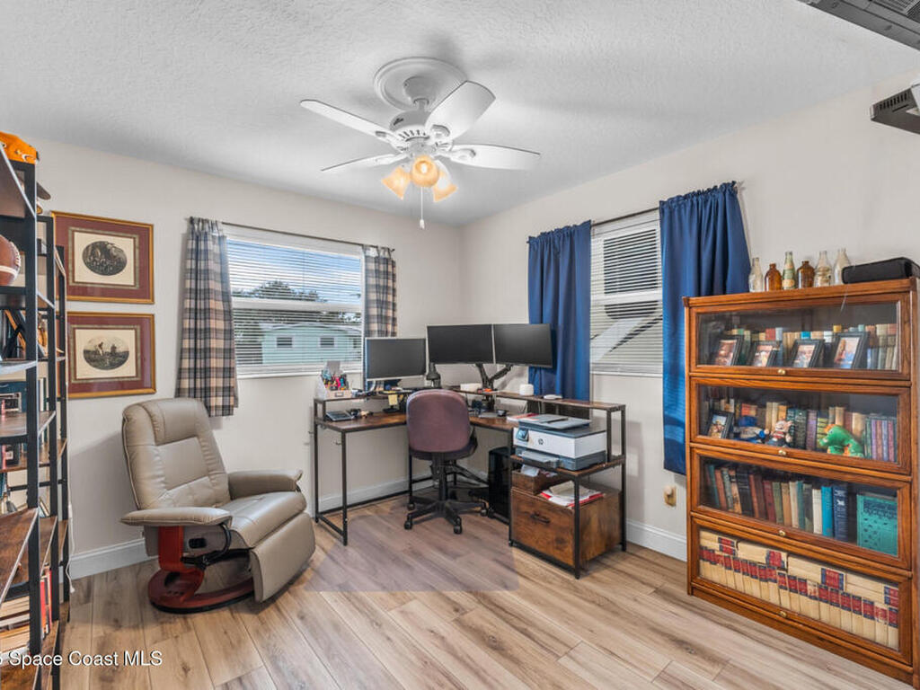 940 Waikiki Drive, Merritt Island, FL 32953