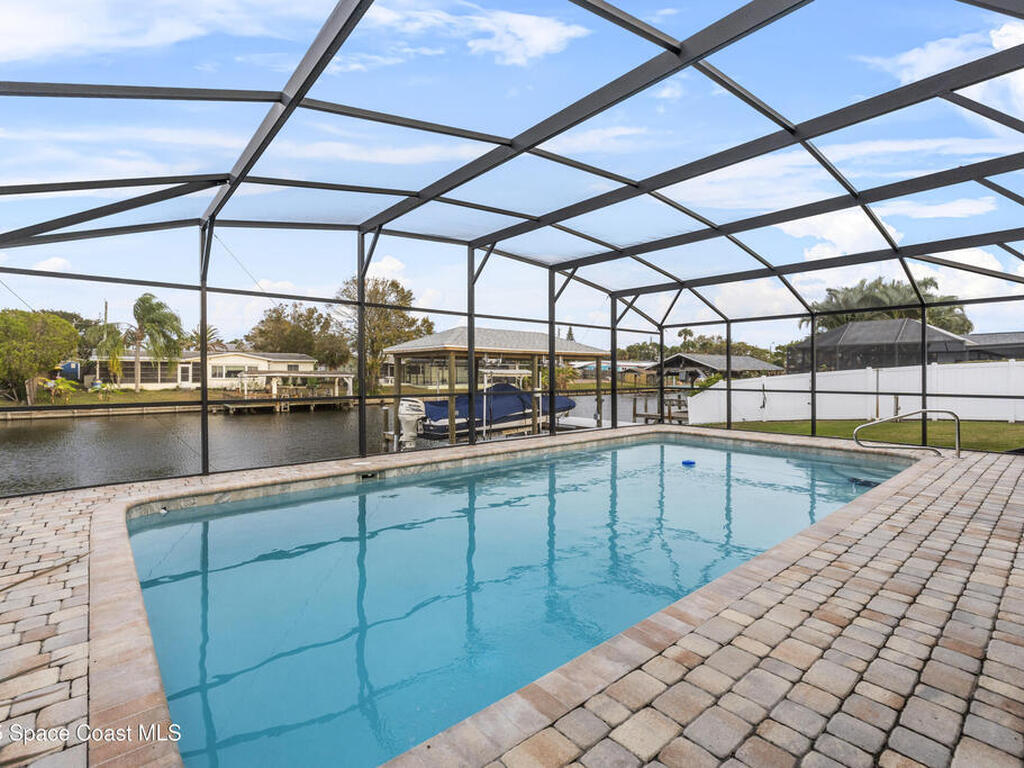 940 Waikiki Drive, Merritt Island, FL 32953