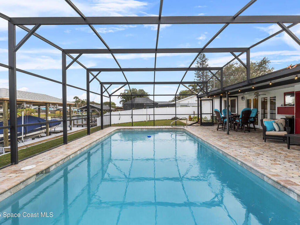 940 Waikiki Drive, Merritt Island, FL 32953