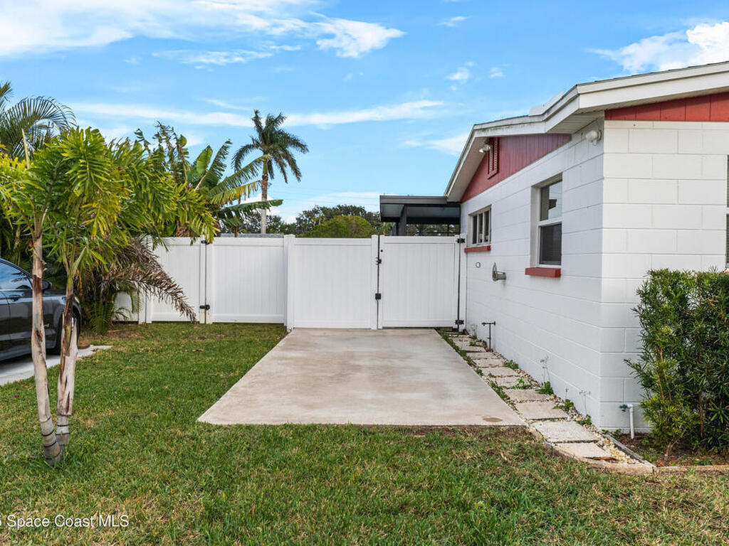 940 Waikiki Drive, Merritt Island, FL 32953