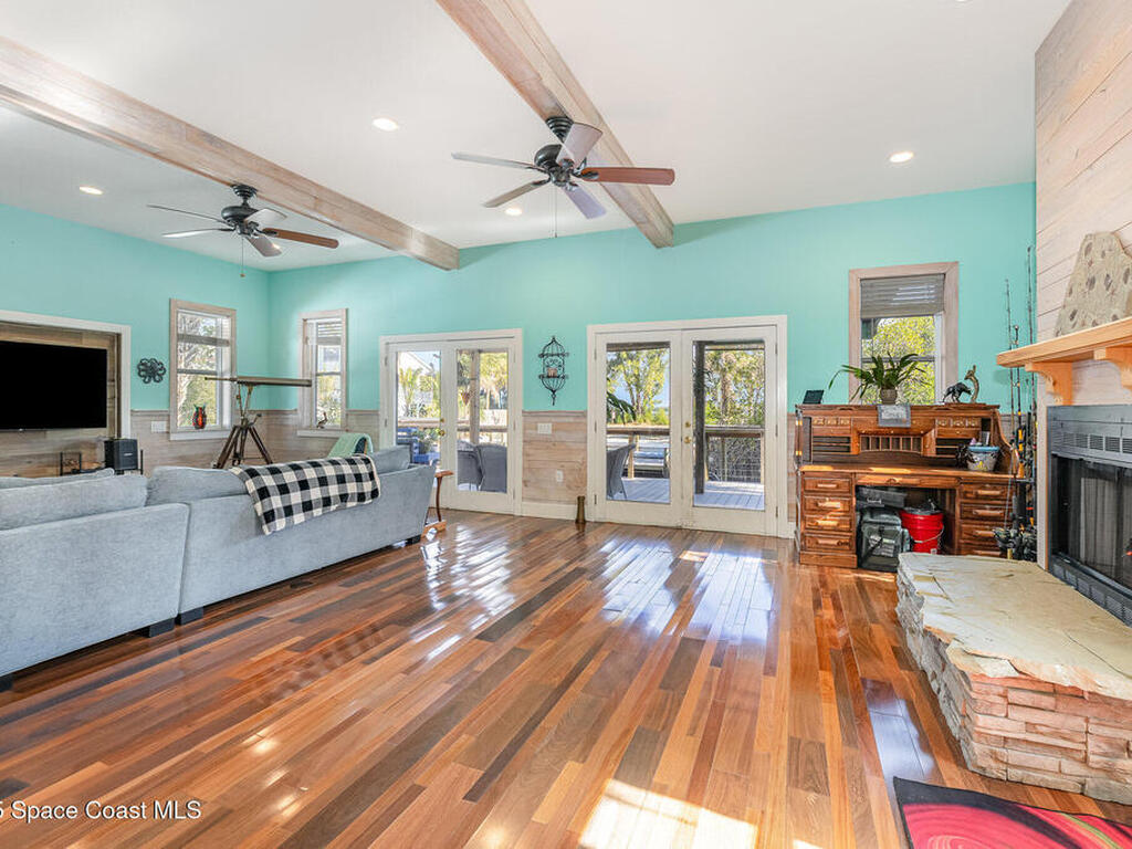 48 Vip Island, Grant, FL 32949