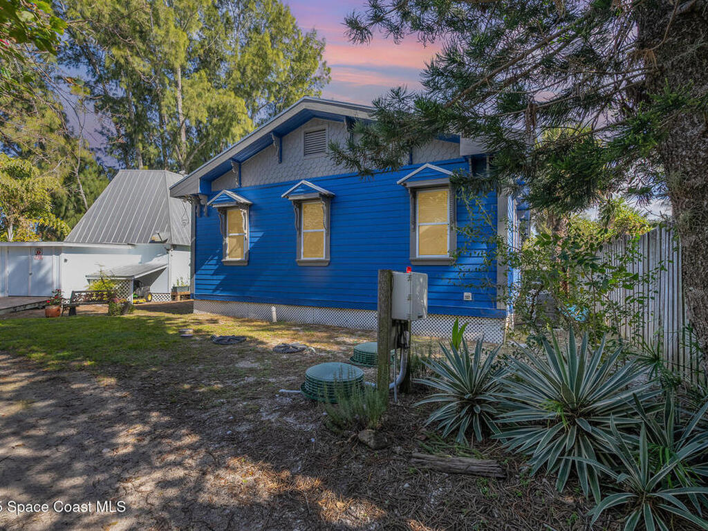 48 Vip Island, Grant, FL 32949