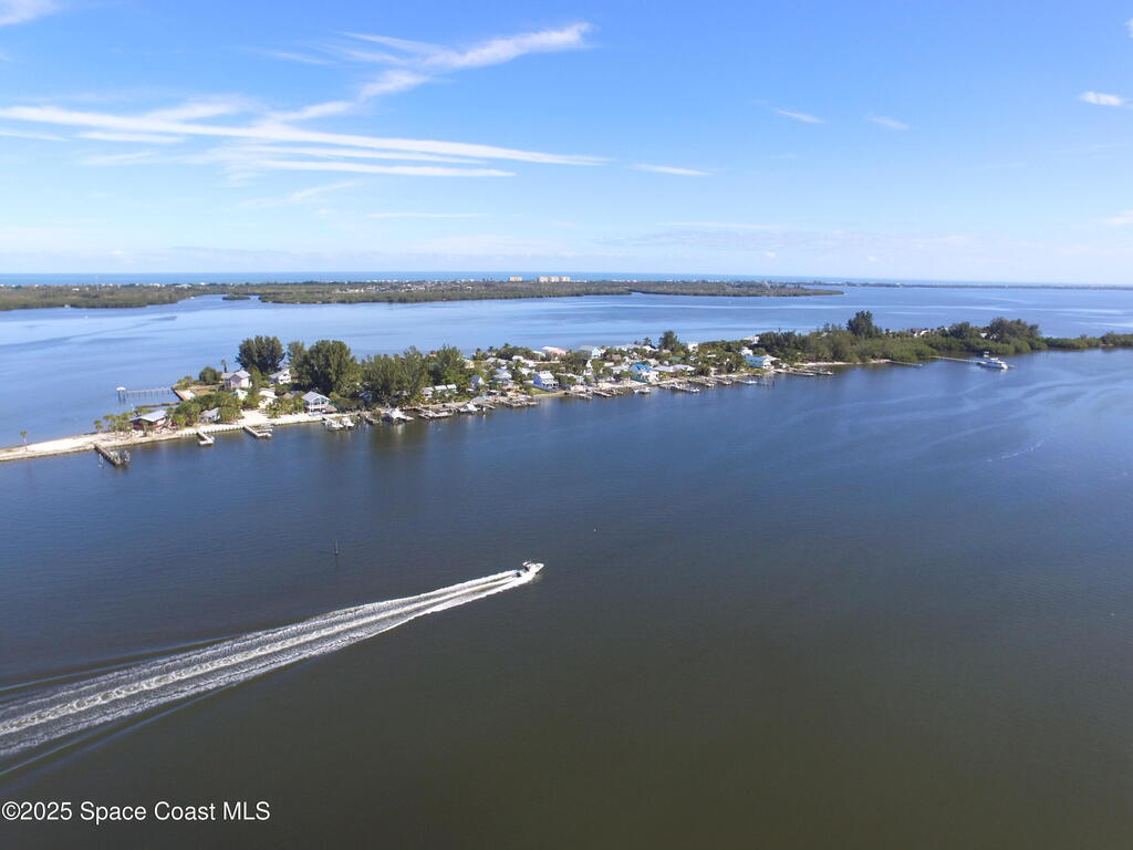 48 Vip Island, Grant, FL 32949