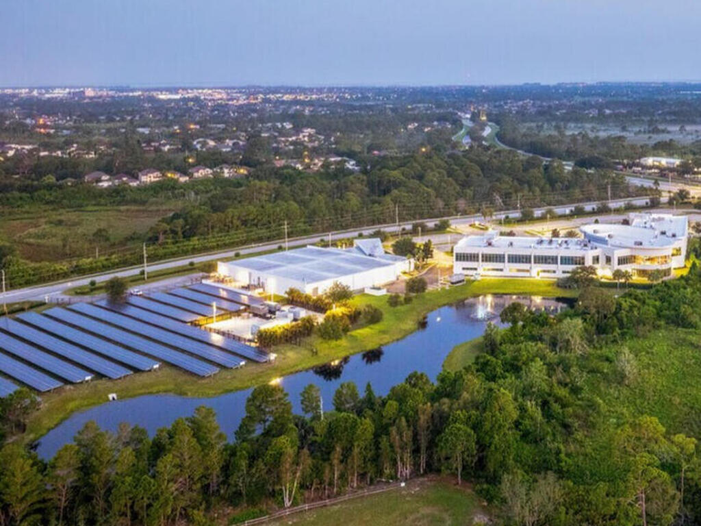 1050 Satcom Lane, Melbourne, FL 32940