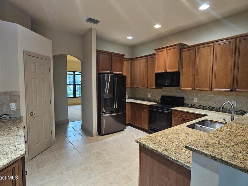 1876 Winding Ridge Circle, Palm Bay, FL 32909