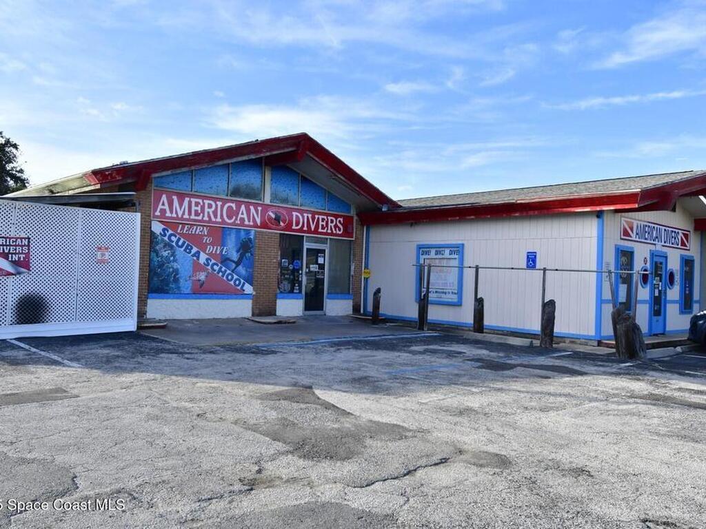 691 N Courtenay Parkway, Merritt Island, FL 32953