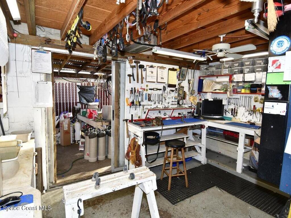691 N Courtenay Parkway, Merritt Island, FL 32953