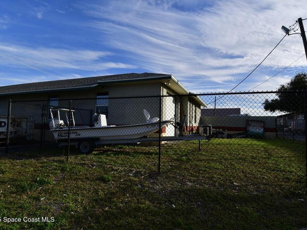 691 N Courtenay Parkway, Merritt Island, FL 32953