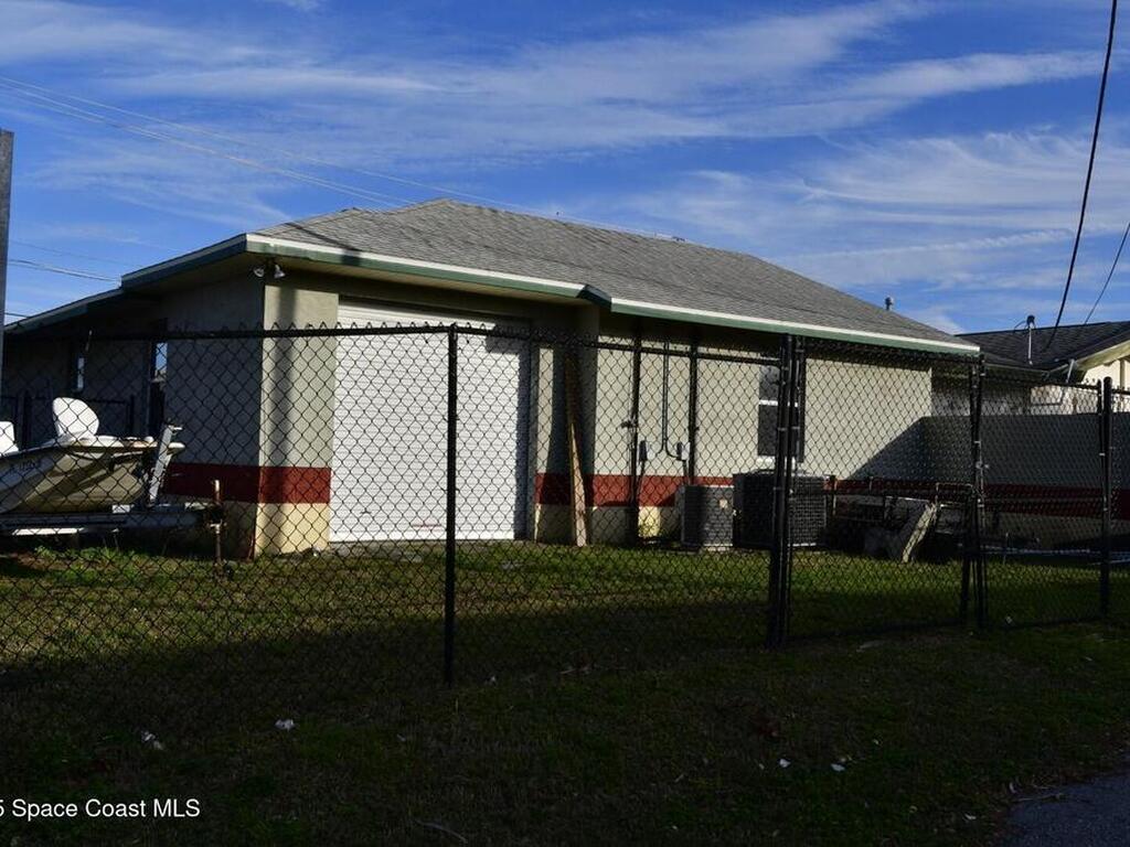 691 N Courtenay Parkway, Merritt Island, FL 32953