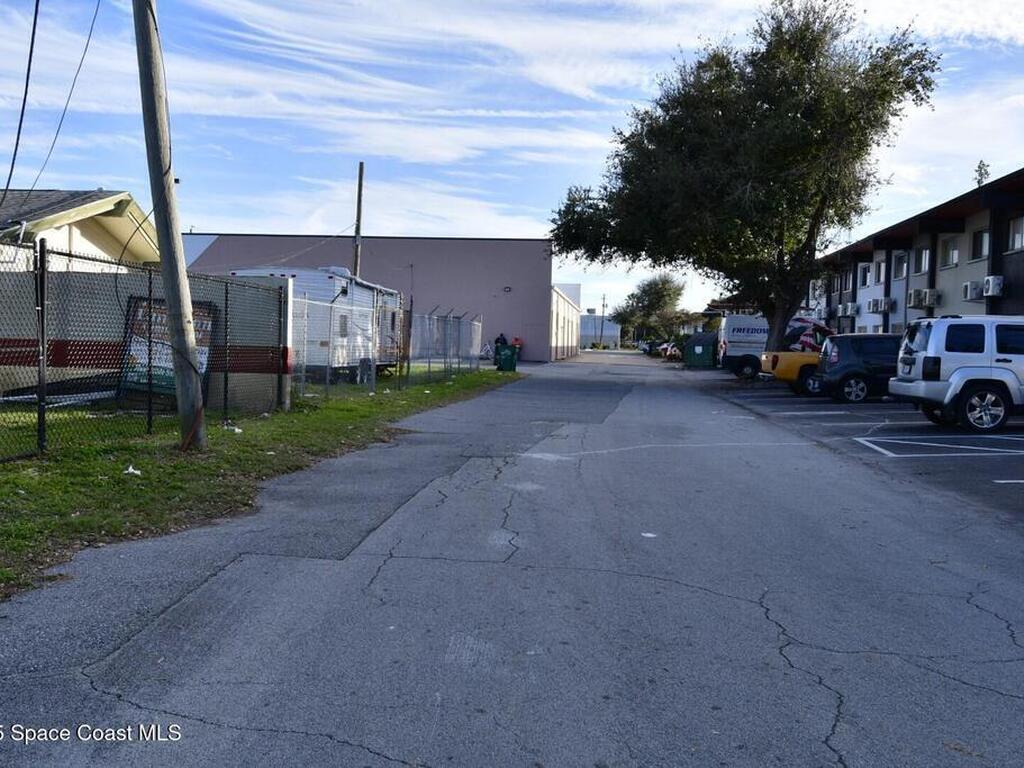 691 N Courtenay Parkway, Merritt Island, FL 32953