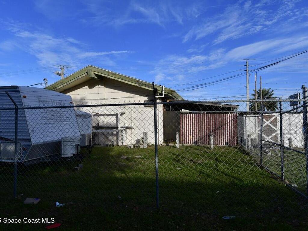 691 N Courtenay Parkway, Merritt Island, FL 32953