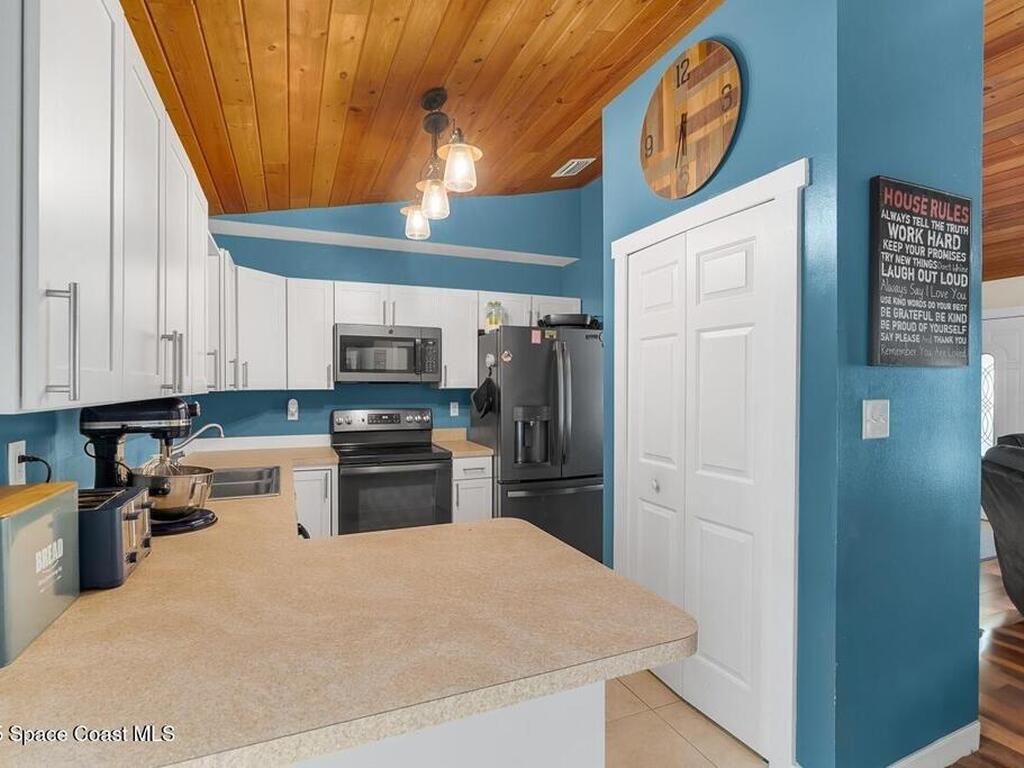 1440 16th Court, Vero Beach, FL 32962