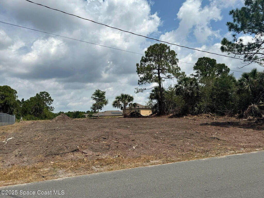 405 Paigo Street, Palm Bay, FL 32909