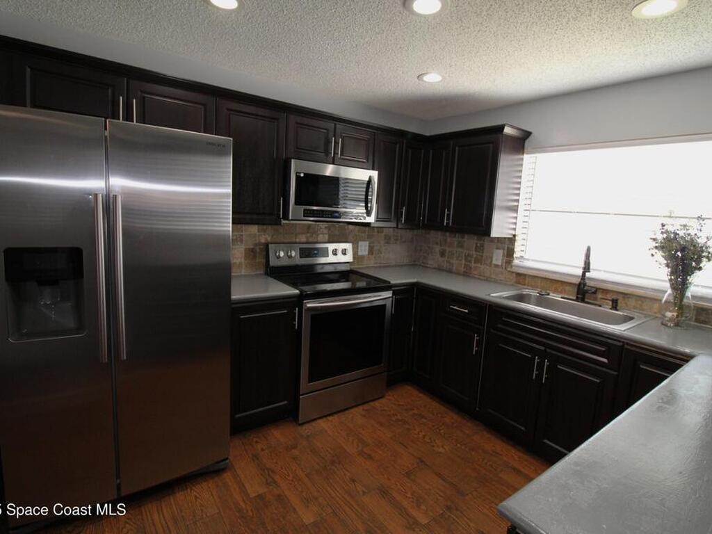 290 Eyre Avenue, Merritt Island, FL 32953