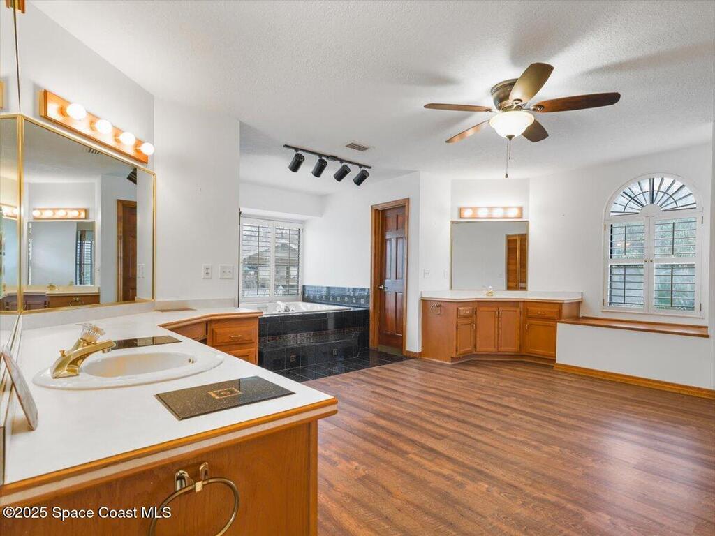 1610 Yellow Brick Road, Astor, FL 32102