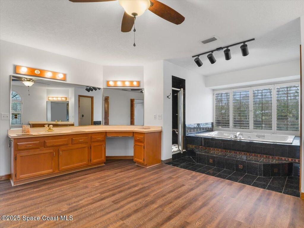 1610 Yellow Brick Road, Astor, FL 32102