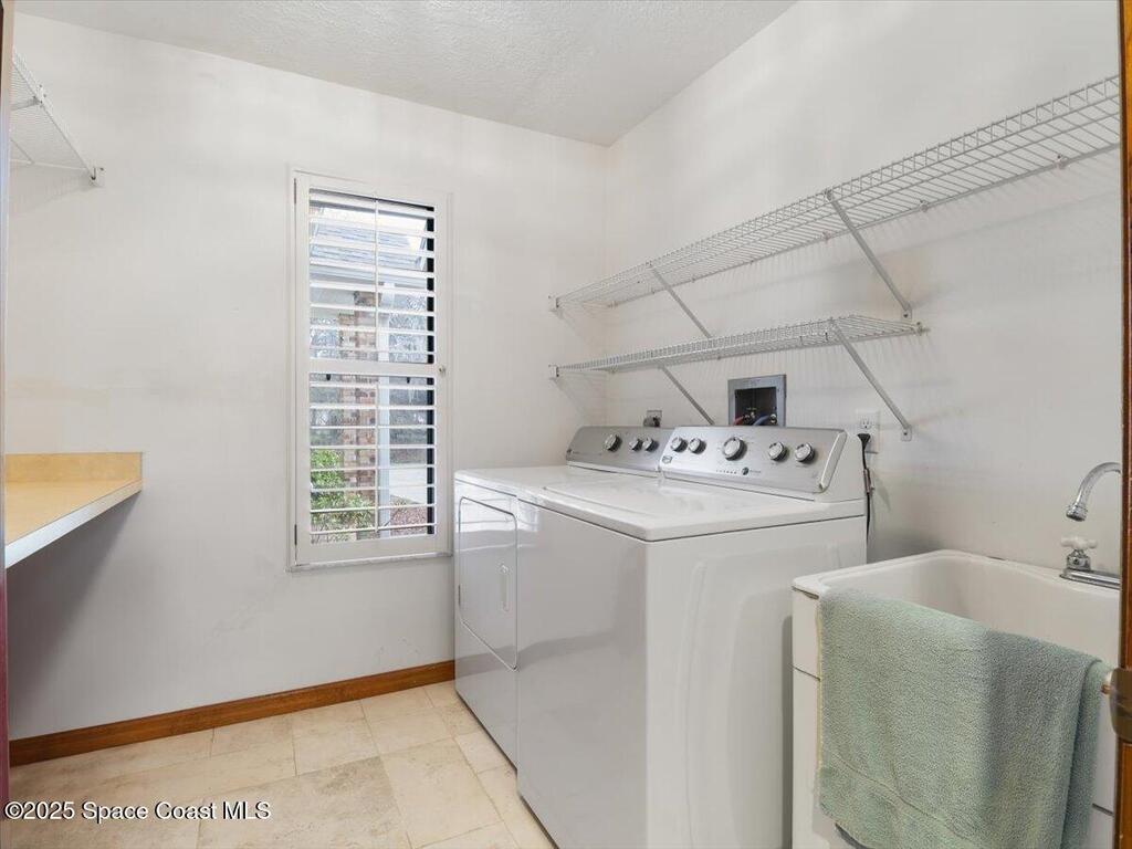 1610 Yellow Brick Road, Astor, FL 32102