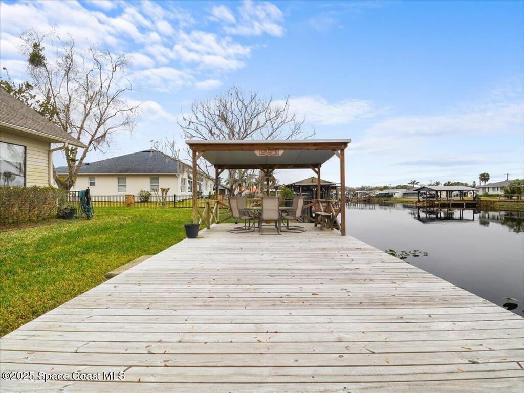 1610 Yellow Brick Road, Astor, FL 32102