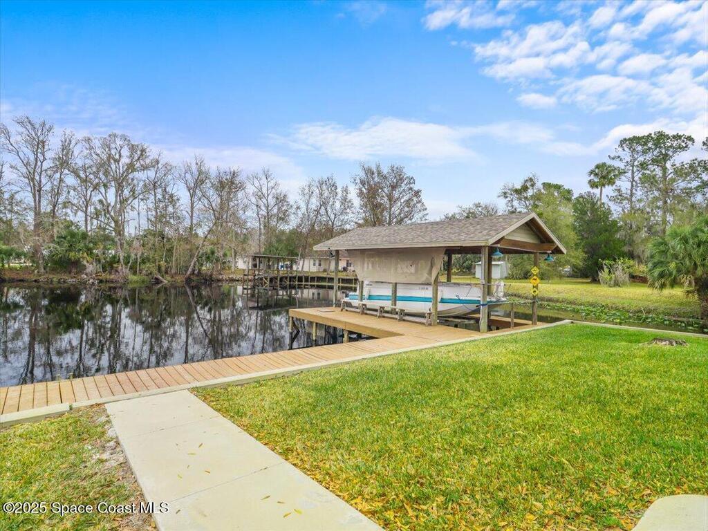 1610 Yellow Brick Road, Astor, FL 32102