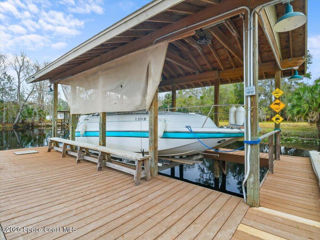 1610 Yellow Brick Road, Astor, FL 32102