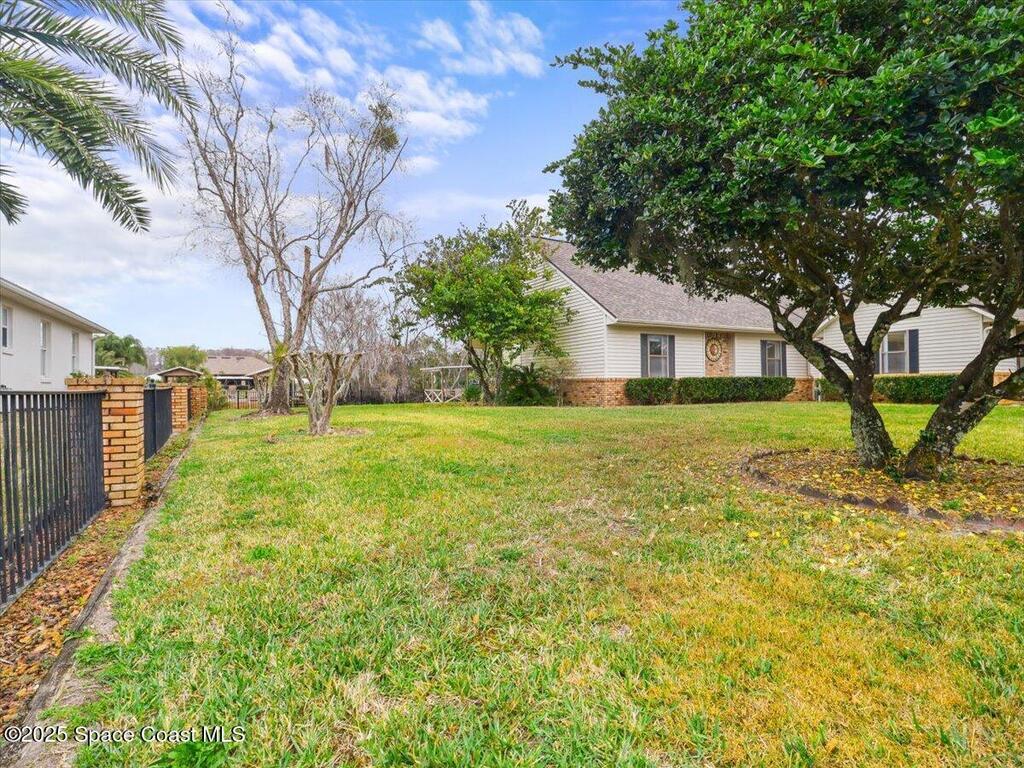 1610 Yellow Brick Road, Astor, FL 32102