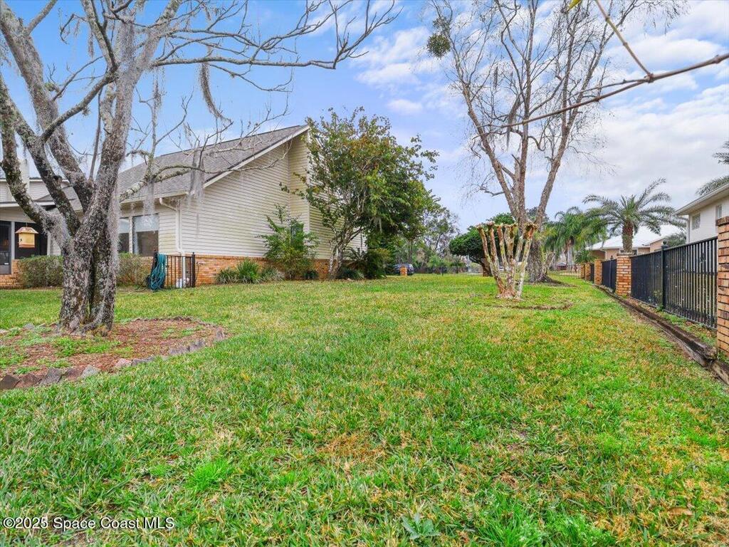 1610 Yellow Brick Road, Astor, FL 32102