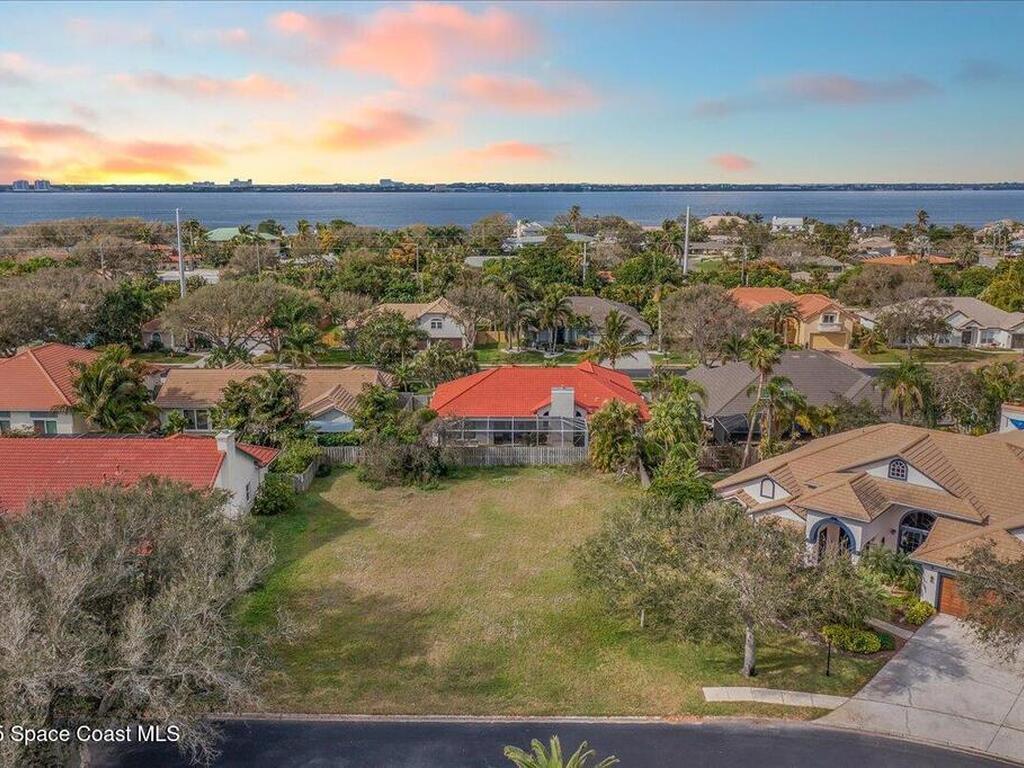 565 Newport Drive, Indialantic, FL 32903