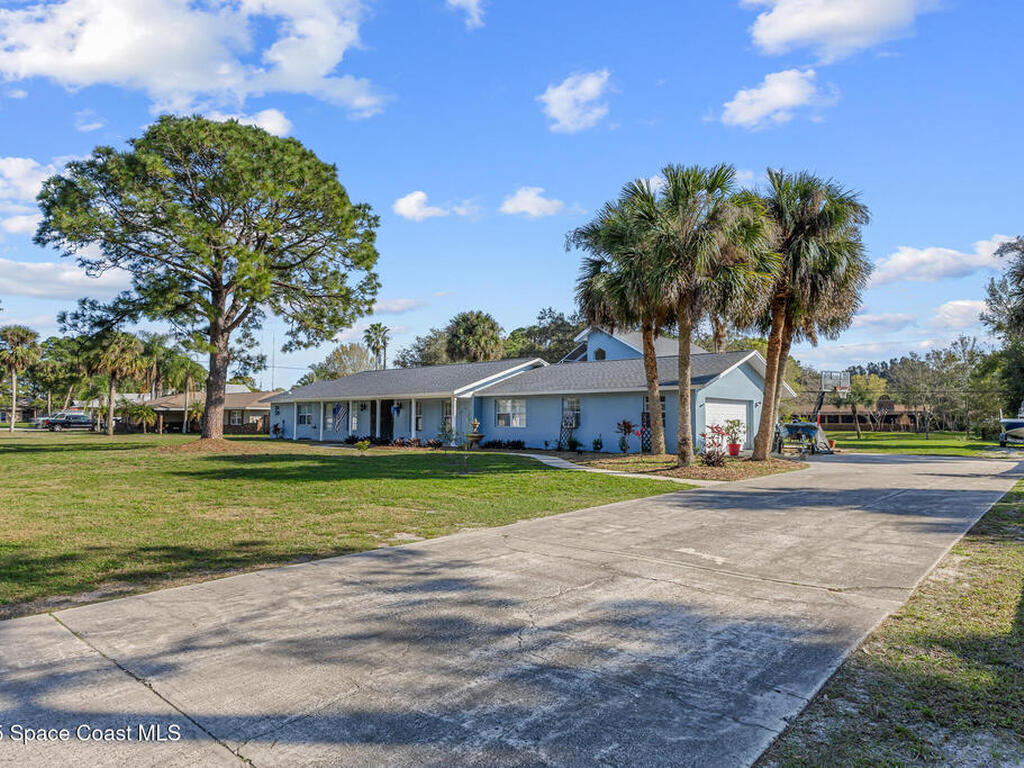 5135 Pina Vista Drive, Melbourne, FL 32934