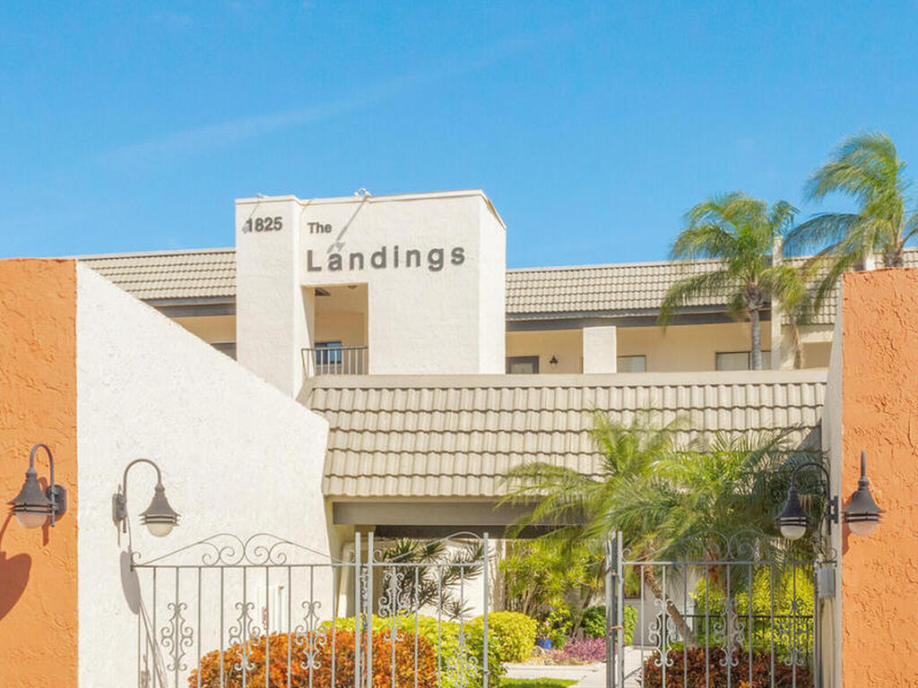 1825 Minutemen Causeway, Cocoa Beach, FL 32931