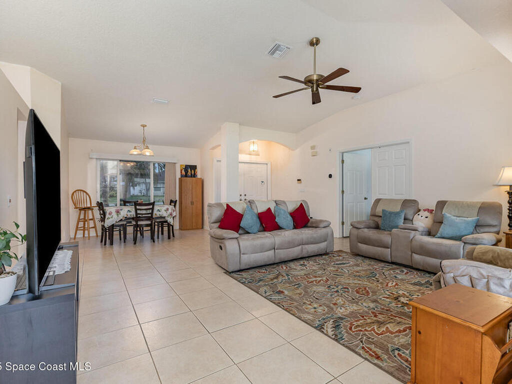 332 Summers Creek Drive, Merritt Island, FL 32952