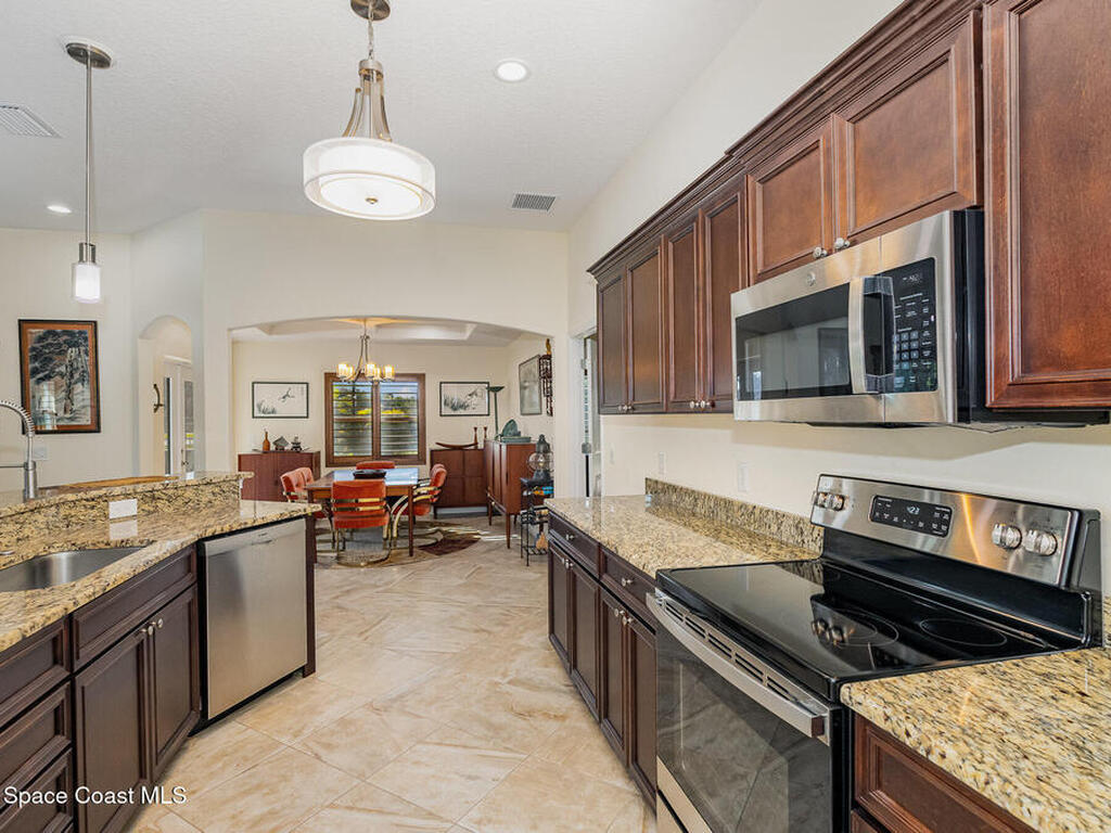 1872 Freedom Drive, Suntree, FL 32940