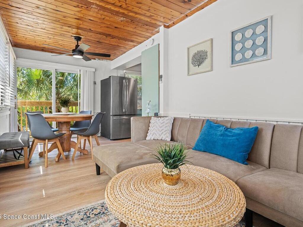 47 Vip Island, Grant-Valkaria, FL 32949