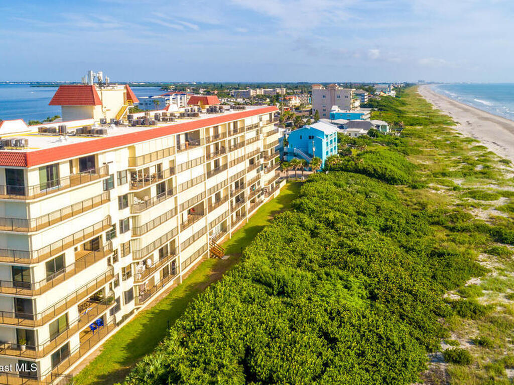 2815 S Atlantic Avenue, Cocoa Beach, FL 32931