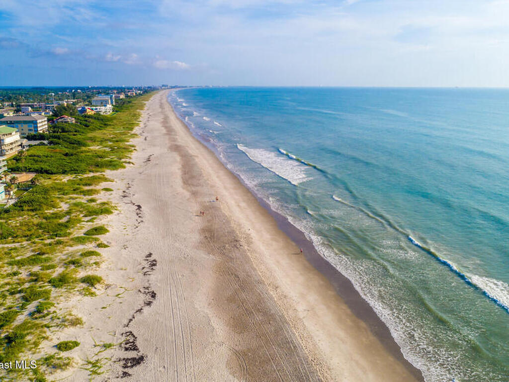 2815 S Atlantic Avenue, Cocoa Beach, FL 32931
